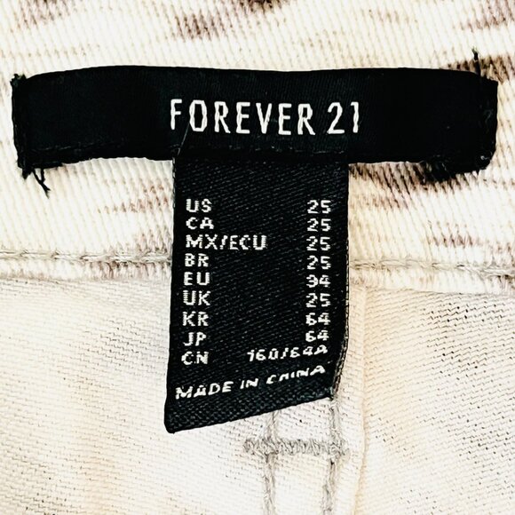 NWT Forever 21 Women's Brown & White Animal Print Flared Jeans Mid Rise Size 25 - Picture 7 of 14